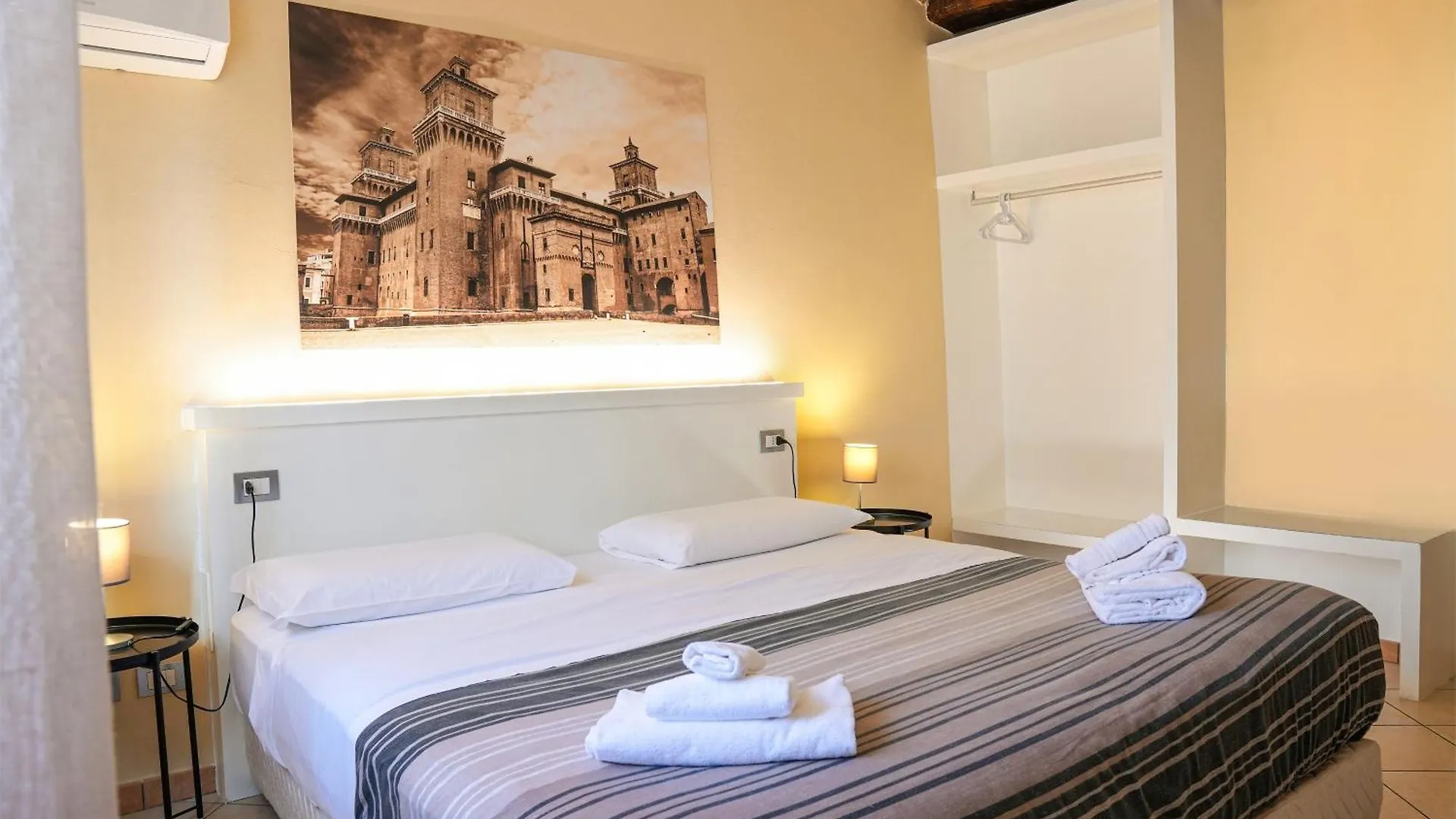 Smart Hotel Ferrara 0*,