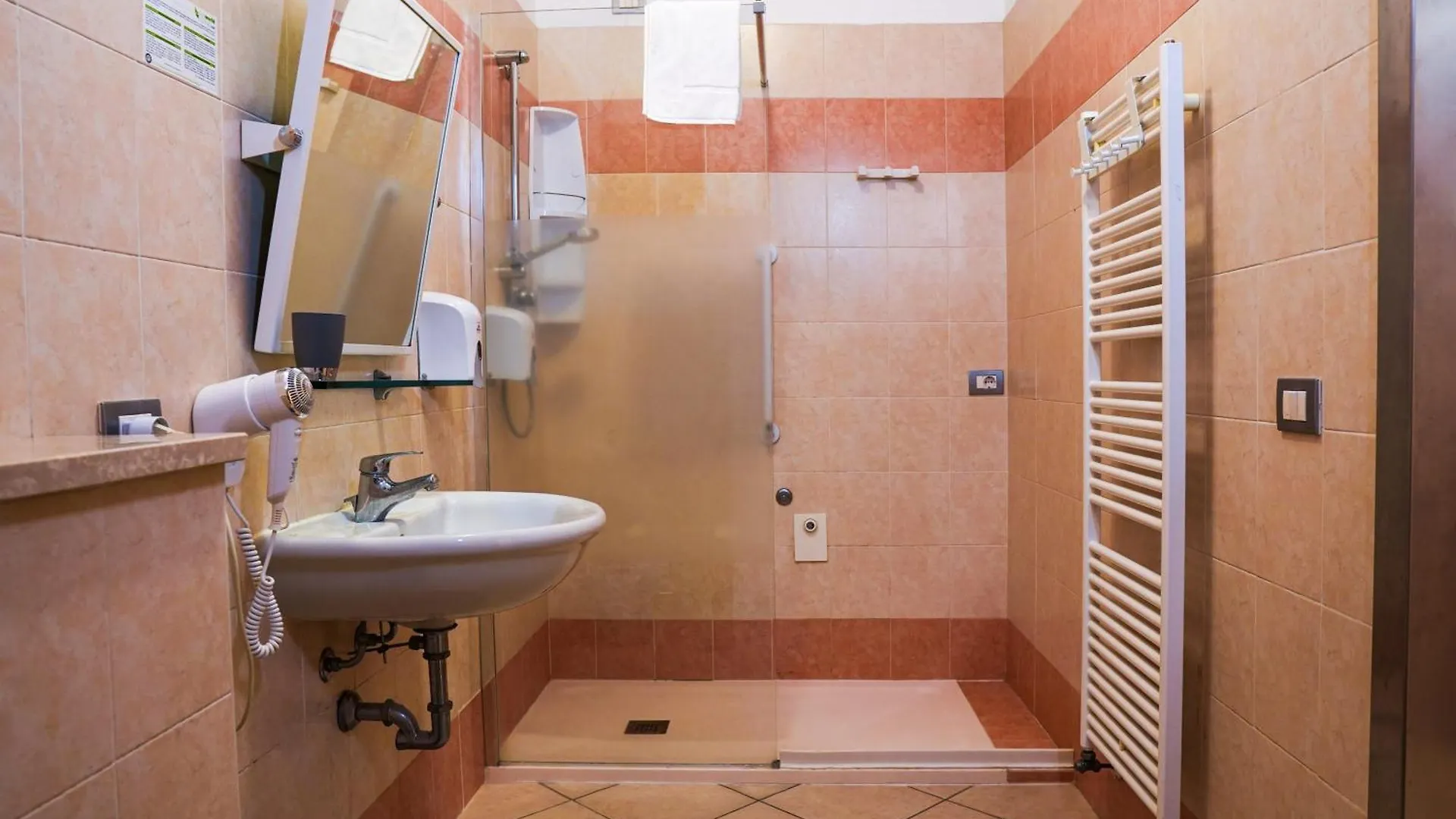 Smart Hotel Ferrara 0*,